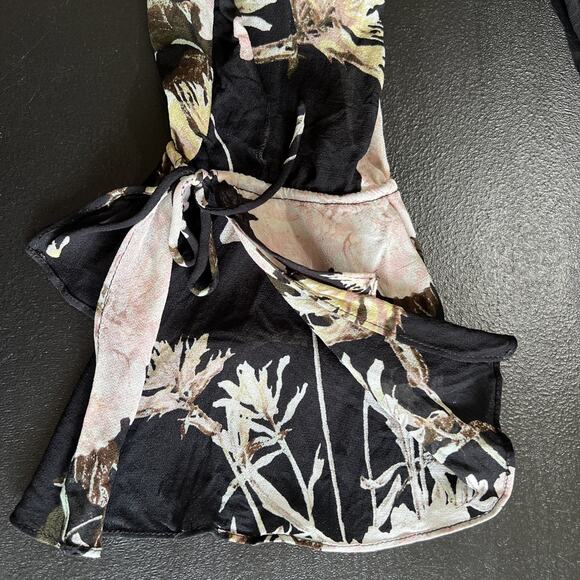 Lucky Brand Blouse Medium Dark Floral Black Pink Bell Sleeve Ruffle Whimsigoth - Picture 11 of 14